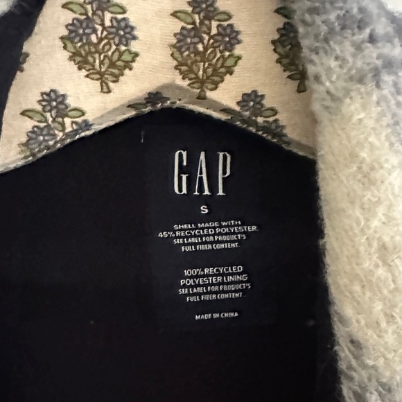 GAP Shacket - Picture 2 of 6